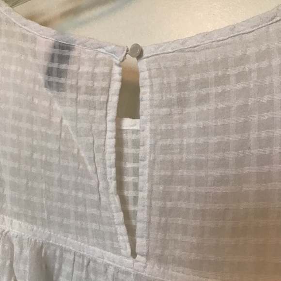 Universal Thread Flutter Sleeve Top White - Picture 7 of 8